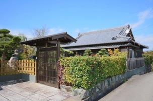 和歌山県海南市七山 　造りこまれた和風庭園のある平家古民家 外観