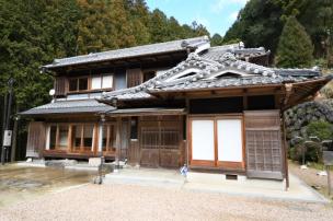 奈良県桜井市　ヒノキ造りの重厚かつ優美な日本建築邸 外観