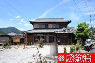 兵庫県丹波市山南町　山の麓のどかな風景のなか風格のある戸建邸 外観