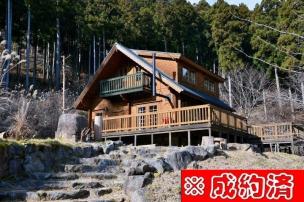 奈良県曽爾村　屏風岩の麓に建つ眺望が素晴らしいログハウス 外観