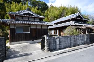 京都府木津川市鹿背山　離れのある重厚な日本家屋